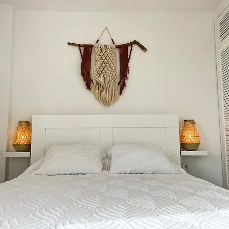 La Milagrosa Surf House & Cowork منزل ريفي