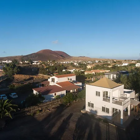 La Milagrosa Surf House & Cowork منزل ريفي *