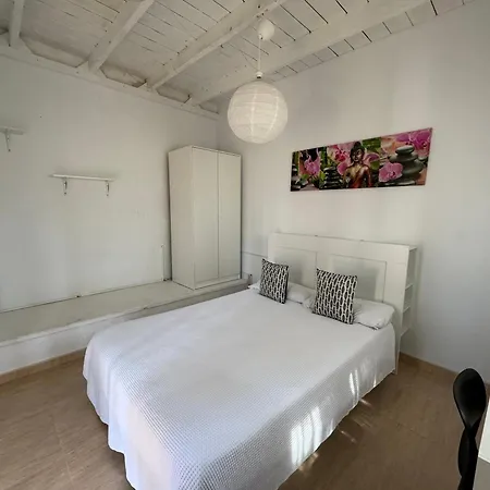 La Milagrosa Surf House & Cowork * لاجاريس