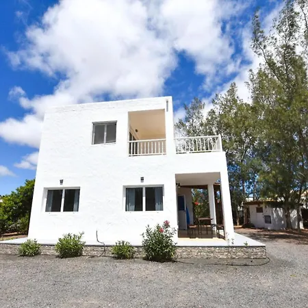 La Milagrosa Surf House & Cowork منزل ريفي