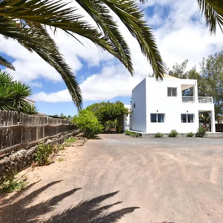 La Milagrosa Surf House & Cowork Landsted Lajares